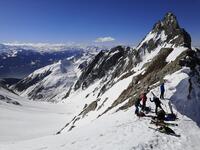 Au col de la Nova, magnifique combe en face Sud Au col de la Nova, magnifique combe en face Sud